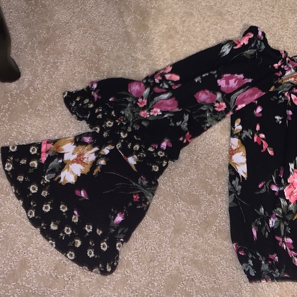 Floral, off the shoulder, Altar’d State, S - Picture 2 of 4